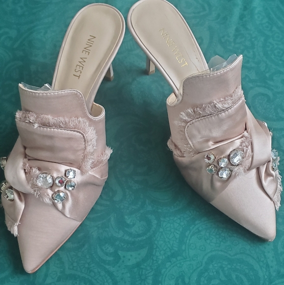 6.5 Nine West Formal Heels - Picture 1 of 5